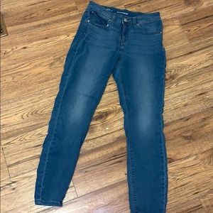 👖2 FOR 20👖Denver Hayes mid rise light wash jeans